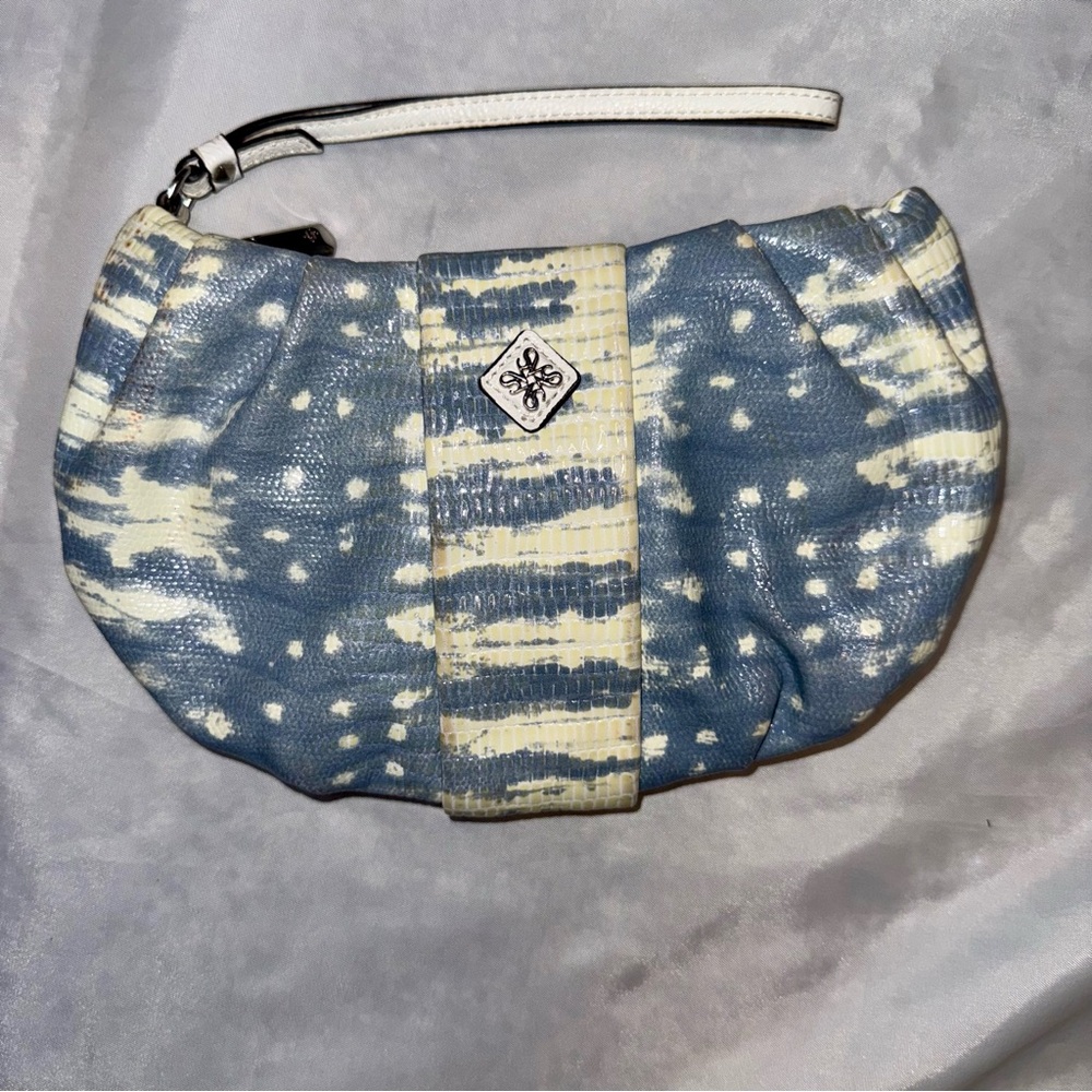 Simply Vera Vera Wang Baby Blue & White Exotic Print Women's Wristlet Purse‎